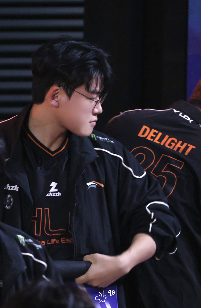 나비⁹⁸ tweet media