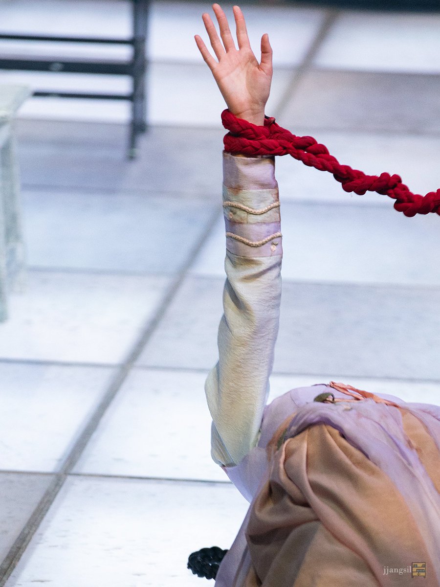 장식장 tweet media