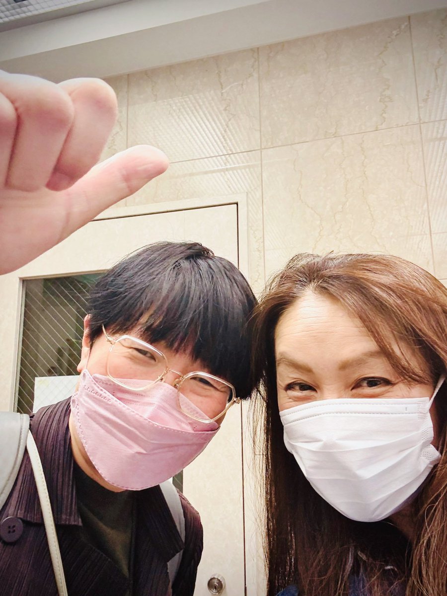 おはようございます☀

昨日のピカラジ🌟
生放送・再放送
お聴きいただきありがとうございました✨

来週のテーマは「畳にまつわるエピソード」
た、畳て…😄
メール・faxお待ちしています🥰

到着時にスタッフ宇佐美さんと🤳

#fm845
#ピカラジ金曜日