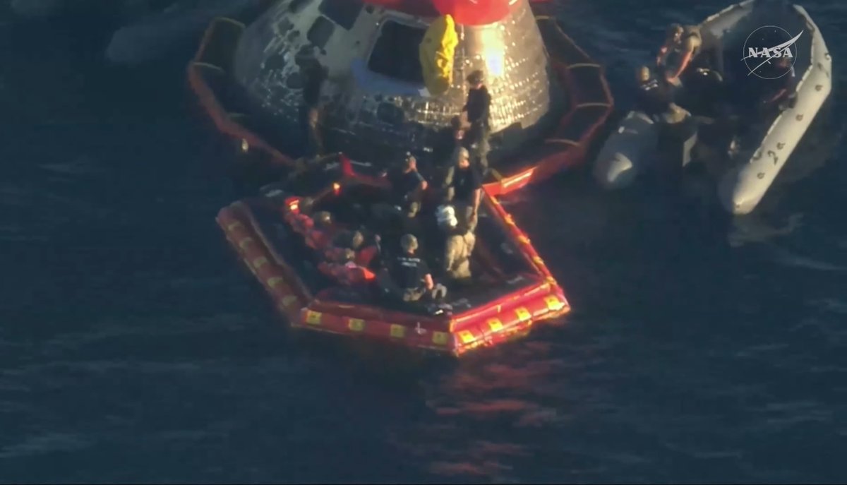 That's MY emotional support Artemis II crew returning to Earth after one of the most historic space missions of our generation 🥹