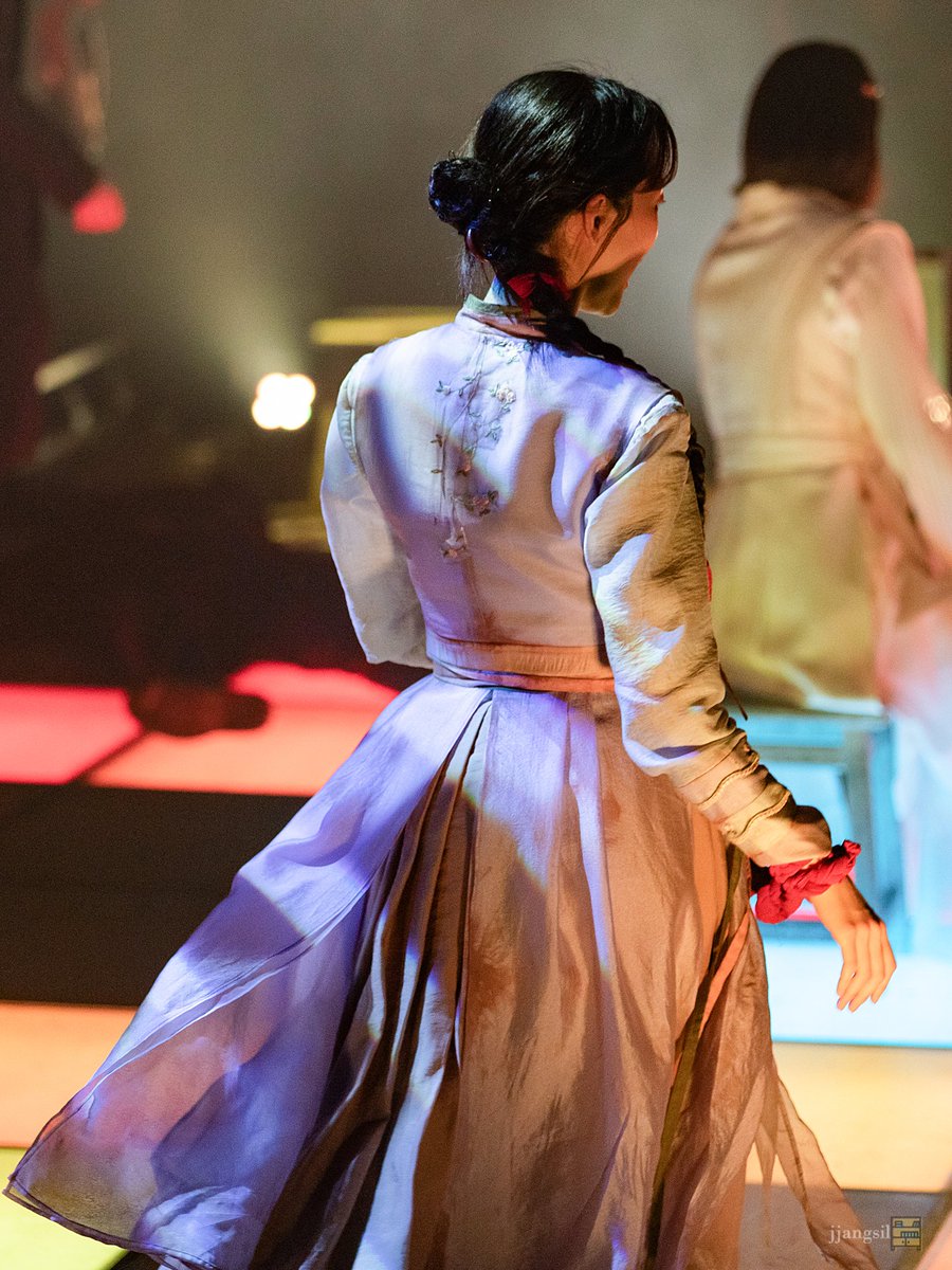 장식장 tweet media