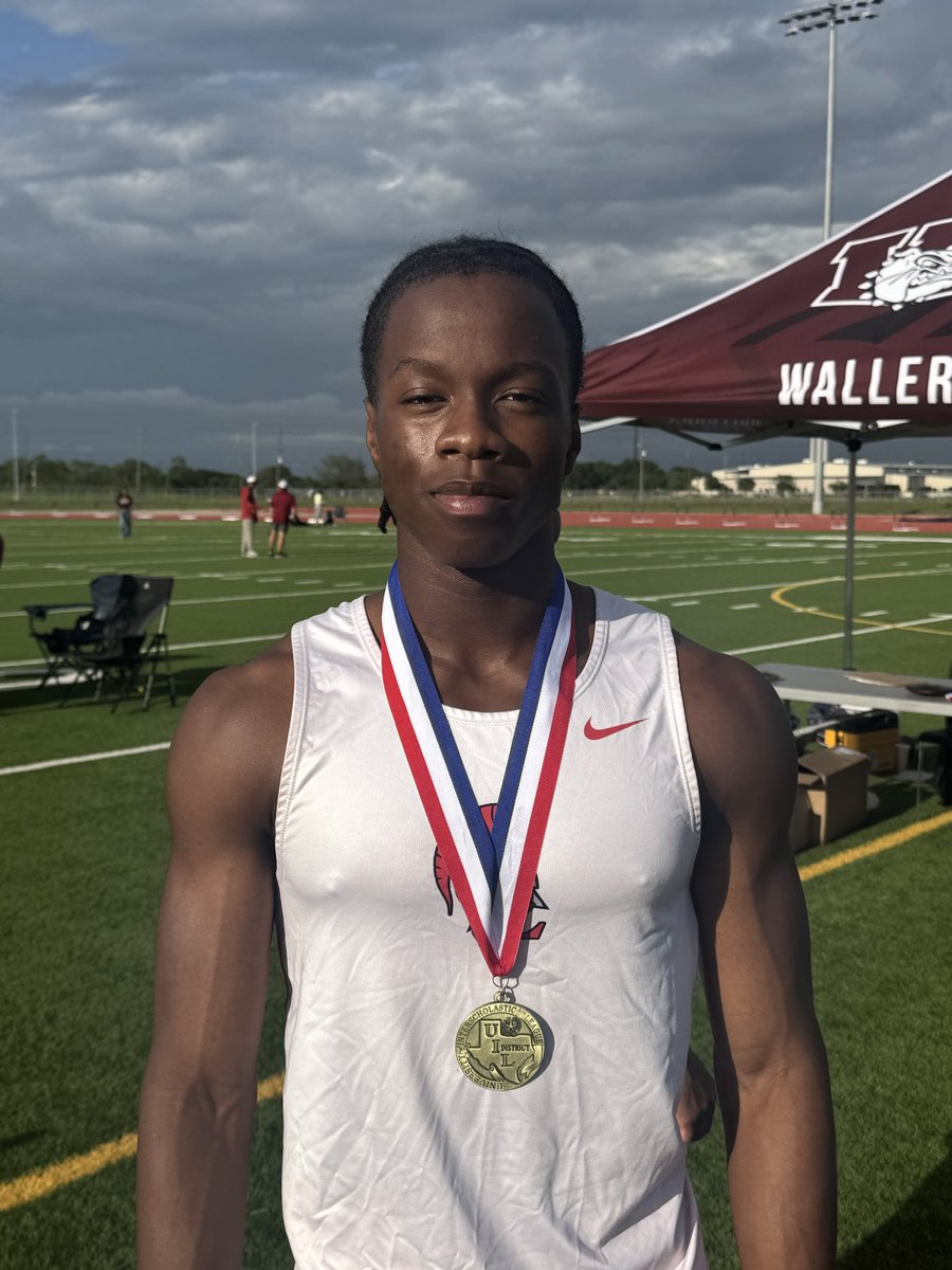 CoachJPool's tweet photo. 🚨 🚨 NEW SCHOOL RECORD! 🚨 🚨 
Congratulations to Braylon Stewart on breaking the school record in the 400m dash AND being DISTRICT CHAMPION!!! Congrats on your 48.47! #Lakes300 https://t.co/bAokirZDpx