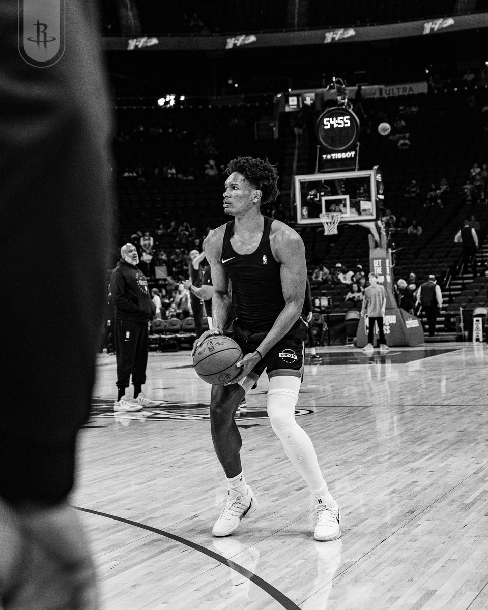 HoustonRockets's tweet image. Friday Night Lights are on 💡