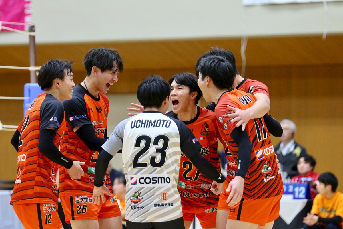 maripom2's tweet photo. いよいよプレーオフ！
北海道でもヴィアティンらしく！
みんなで楽しく笑顔でバレーしてきてね！

#ヴィアティン三重バレーボール
#vリーグ
#四日市にSVリーグを https://t.co/rDAFPXyCVz