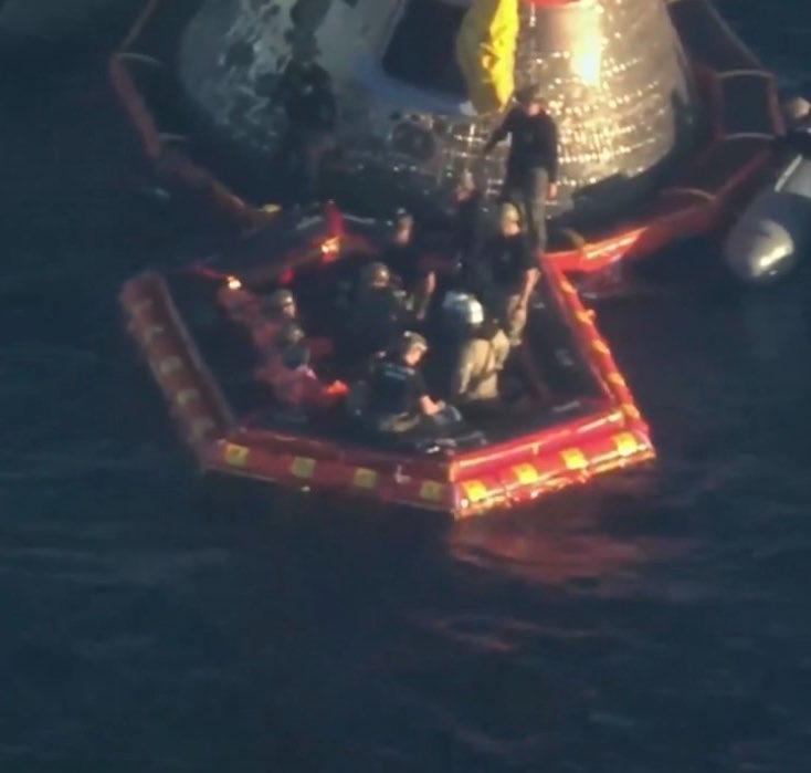 sara 🪐 tweet media