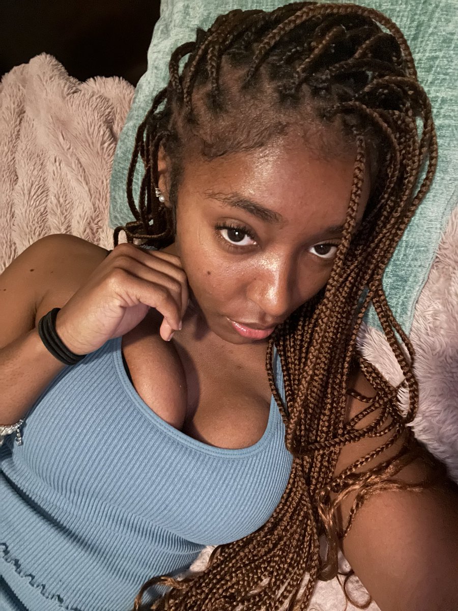 omgggdiamond's tweet photo. im fine with being left alone.. https://t.co/XKZxRReacD