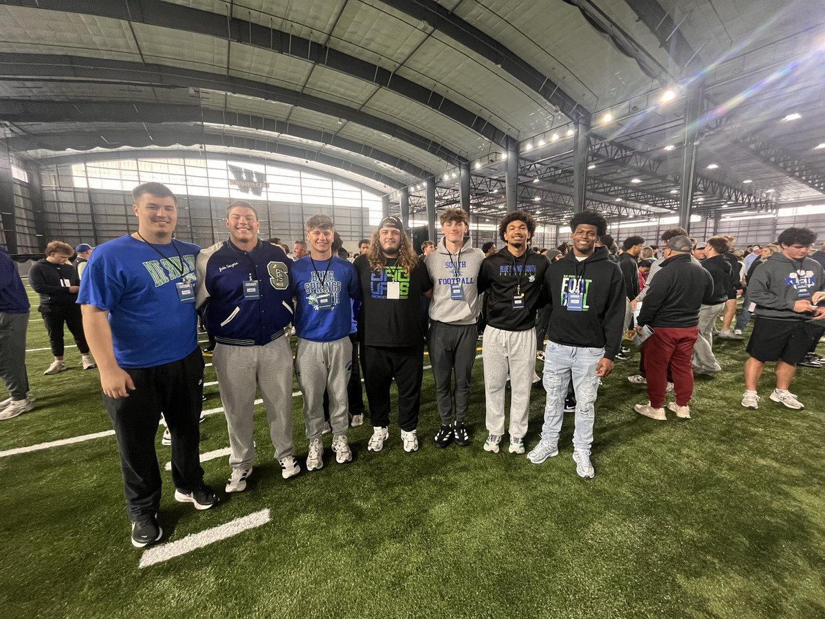 cy_wilmes's tweet image. Always great to get back to top city! Was blessed to be up there with a ton of my teammates. Thank you @CoachSharpWU for the junior day invite!! 
#DEAL 
@IchabodFTBL @KambleHaverkamp @Zach_Watkins @CoachKoch_WU @CoachWilmes25 @RecruitBssFB