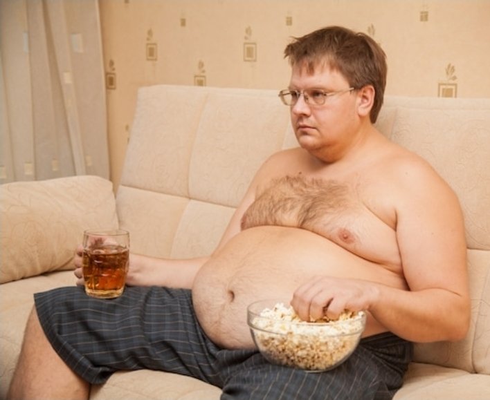 BearinVegas's tweet image. The guys on the internet calling  Colston Lovelands girlfriend "mid" 🤨 #DaBears