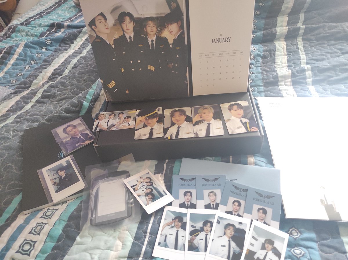 themeofmoon's tweet photo. Mind you, i have this plus TWO memberships. Ah, I'm from Chile, one of the countries that listens to them the most on Spotify. Once again, appreciate what intl fans do, because we do our best https://t.co/nIzCcSvYWZ
