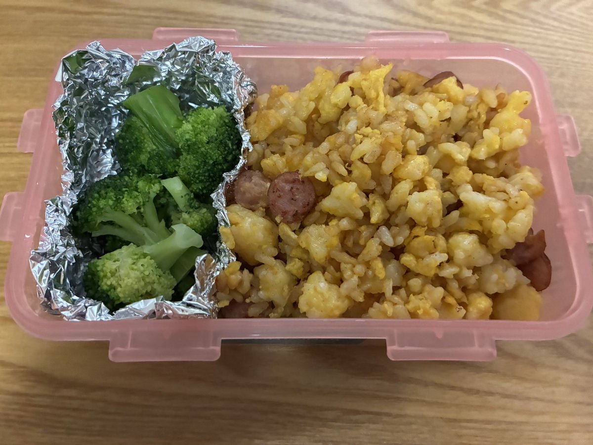 本日のお昼の弁当
シンプルだけどちょっと美味そうにできた