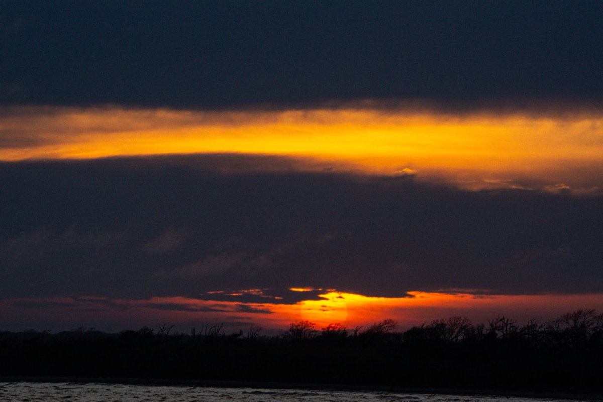 rivsauber's tweet photo. Weekend
#sunset #sunsetphotography @SonyAlpha https://t.co/IDGjcyPi7p