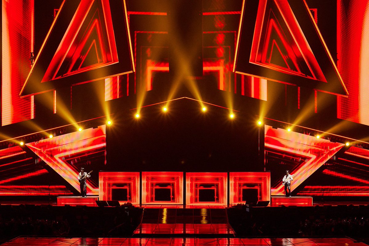 RIIZE_official's tweet image. 라이즈, 세계적인 기타 전문지 英 ‘기타닷컴’이 주목한 아티스트!
“데뷔곡부터 ‘Get A Guitar’…2026년 더욱 기대해야 하는 팀”
‘일렉’ 원빈 &amp;amp; ‘베이스’ 앤톤이 들려주는 기타 이야기 화제

m.entertain.naver.com/home/article/1…

#RIIZE #라이즈 
#RISEandREALIZE