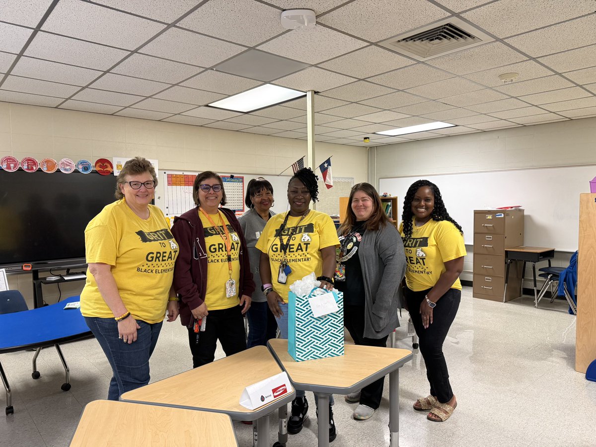 A_Hart73's tweet photo. "Thank you everyone for the wonderful gifts, flowers, gift cards, and food! I truly appreciate you taking the time to celebrate APs this week! Your kindness means so much! 🌸🎁 #Grateful" @BlackES_AISD @gippytweets #HappyAssistantPrincipalweek https://t.co/hCizmikRLQ