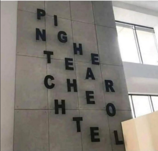 rCrappyDesign_'s tweet photo. Pinghe Teacher Hotel - Pinghe, China https://t.co/TejRPpLUkF https://t.co/HF7QWlBtX7