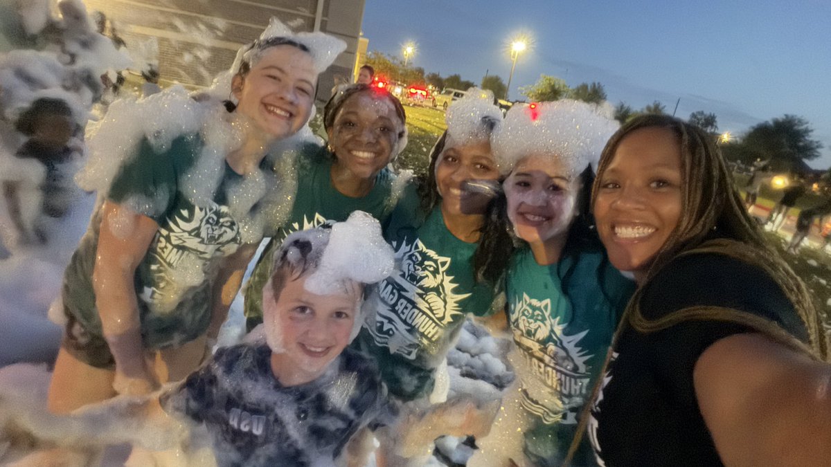 SierraJoseph15's tweet photo. Be the teacher that SHOWS UP!!!
If you truly want to make an impact never miss an opportunity to show up in the lives of your students! Love our @RTMSThundercats! #BeThatTeacher
@FortBendISD #KnowyourIMPACT
#ThunderGames #LeadthePAC https://t.co/K63KzGnx85