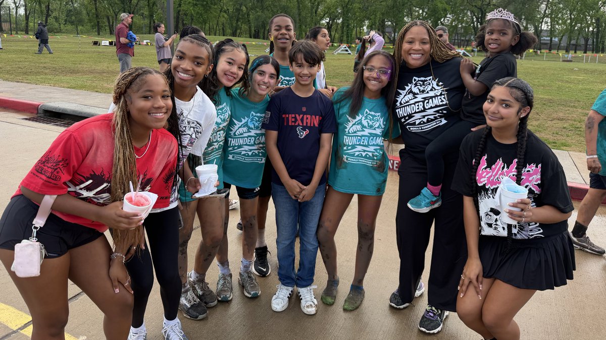 SierraJoseph15's tweet photo. Be the teacher that SHOWS UP!!!
If you truly want to make an impact never miss an opportunity to show up in the lives of your students! Love our @RTMSThundercats! #BeThatTeacher
@FortBendISD #KnowyourIMPACT
#ThunderGames #LeadthePAC https://t.co/K63KzGnx85