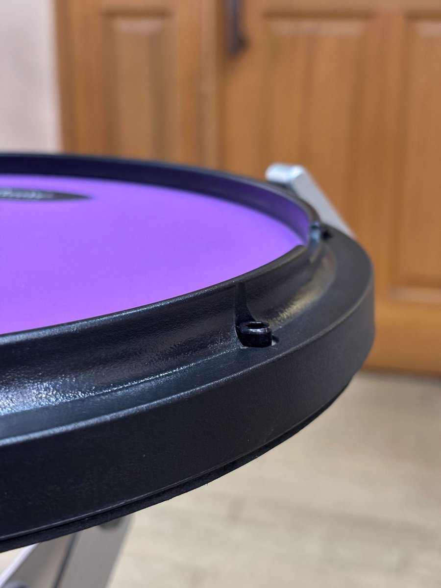Musicmart_2's tweet photo. 【Raise Percussion プラクティスパッド SIPX-12 】

スナッピーを再現しており、リム付きで実用的な練習も可能！
ビビットなパープルが魅力的です🍇

※スタンドは付属しておりません
※ご覧の端末によっては実際の色味と違って見える可能性がございます

https://t.co/xyF8VHANhJ https://t.co/KuW0wBttO1