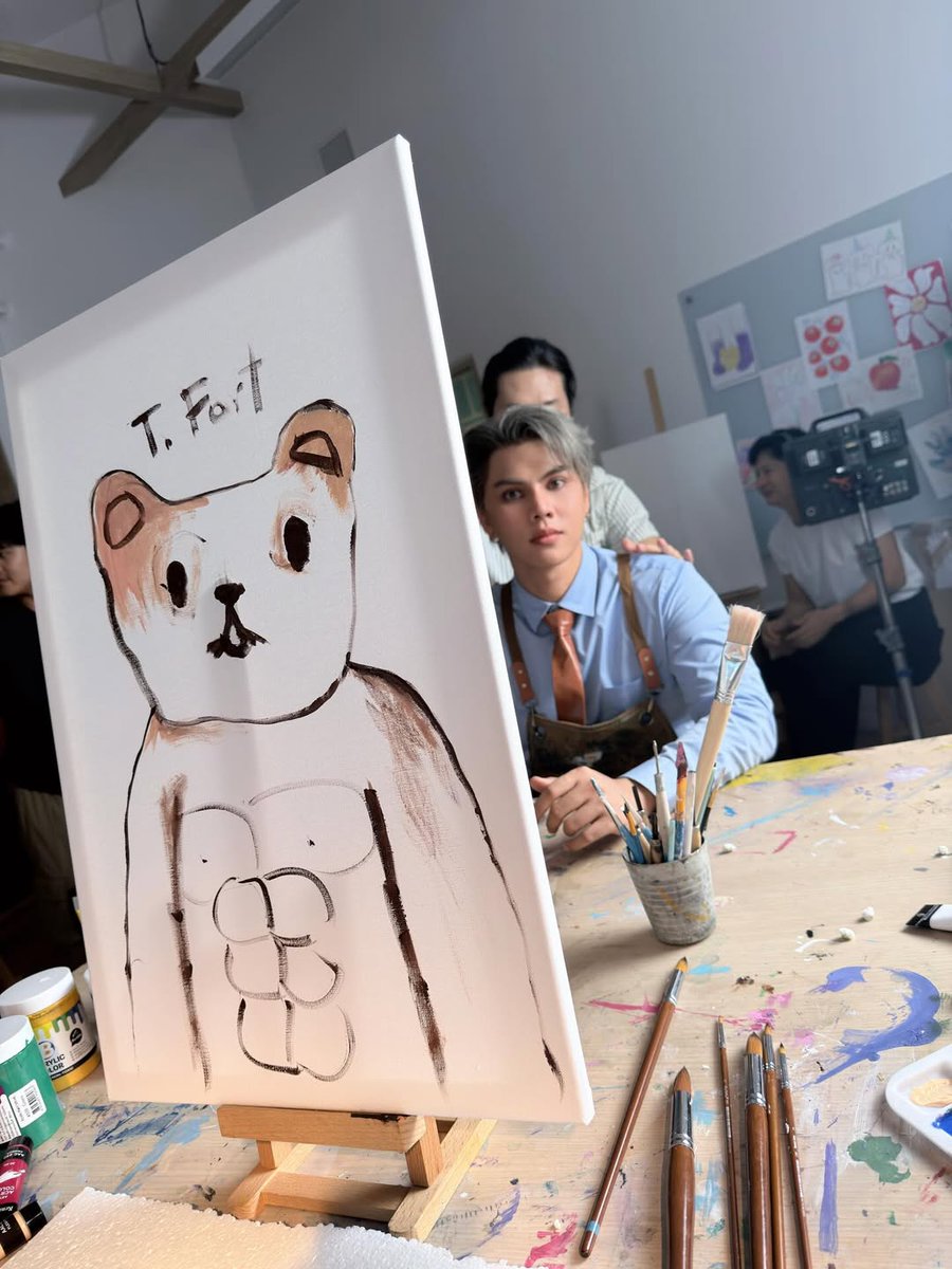 Fee's YESTERDAY 🐶🍑 tweet media