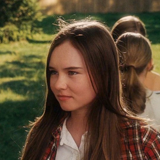NIsekaid's tweet photo. OMG JULIIIII!!!
Knew before I even saw her caz her voice is so distinctive. Im like
 "I know that's not Juli, MY Juli sitting beside Dr. Robby"😭😭😭
She's sooo gorgeous, always has been. Miss seeing her on my screen
#flipped #thepitt #MadelineCarroll https://t.co/zc8rB8TcgL