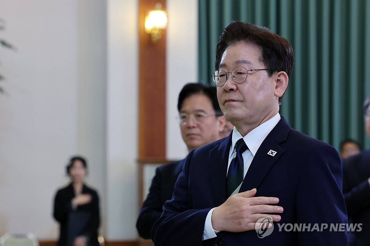 Oh Hahm Ma tweet media