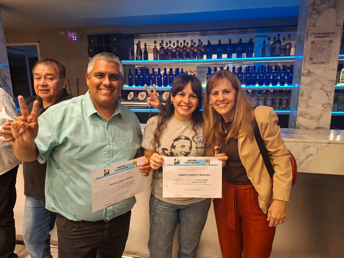 loreparrilli's tweet photo. ✌🏻 Partido Justicialista - Plottier Asunción de autoridades del Consejo Local.
Acompañando a los compañeros y compañeras Caro Carrizo, Pablo Vargas, LucaRiquelme, es un orgullo saber que desde el PJ Plottier se crearán las condiciones para que Cristina esté LIBRE https://t.co/oSph5WwRth