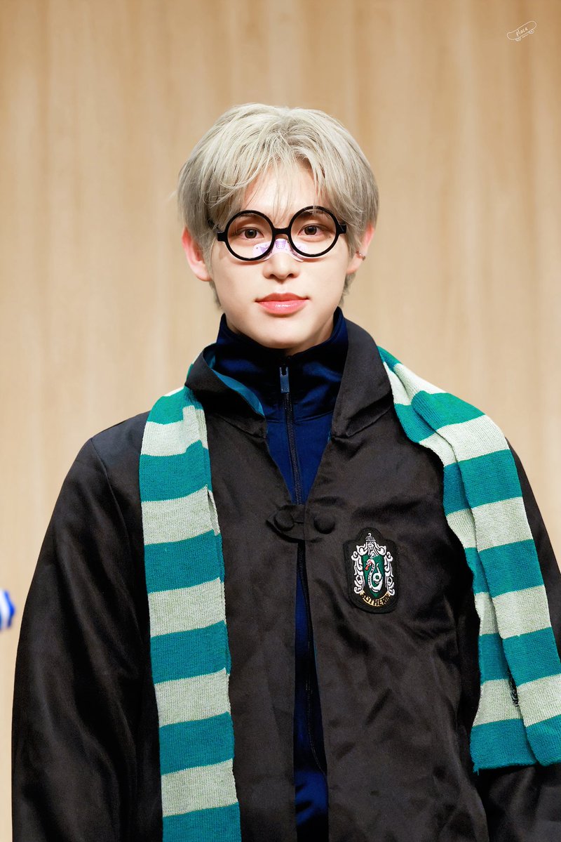 𝗽𝗹𝗮𝗰𝗲 tweet media