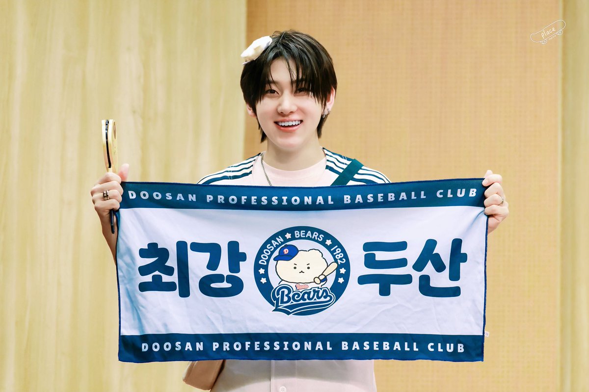 𝗽𝗹𝗮𝗰𝗲 tweet media