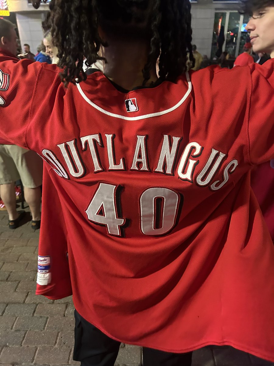 leesterbro's tweet photo. A Jon Coutlangus jersey in the wild??? https://t.co/L0txplRXNQ