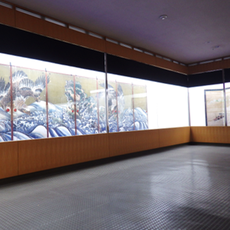 gamahaku's tweet photo. ◇「お披露目展」
とき：R8.4/11（土）〜R8.7/5(日)
ところ： #蒲郡市博物館 １階特別展示室

令和７年度に名称変更を行った市指定文化財「赤日子神社」の襖（ふすま）絵・屏風とともに、新しくご寄贈いただきました「五井松平家資料」の品々をお披露目展と称し展示します
#五井松平 #徳川家康 https://t.co/tCKMXcUgK1