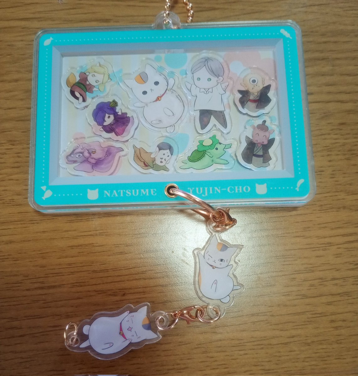 yuppe6464's tweet image. シャカシャカキーホルダー、犬の会を入れたけど、何か足りないと思ったら、ちょびを入れてなかった💦ごめん、ちょび。なんか、いっぱい入って、ギチギチなシャカシャカキーホルダーになってしまった😓
#ニャンコ先生
#夏目友人帳