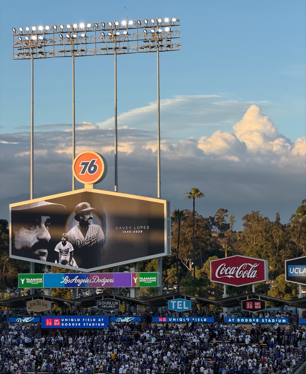 Moment of silence here at Dodger Stadium for Davey Lopes.

latimes.com/sports/dodgers…