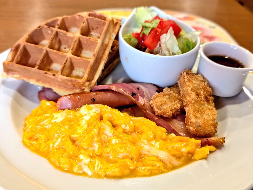 fakatayan's tweet image. モーニングに行ってきたよ
#デスクトップアーミー
#DTA