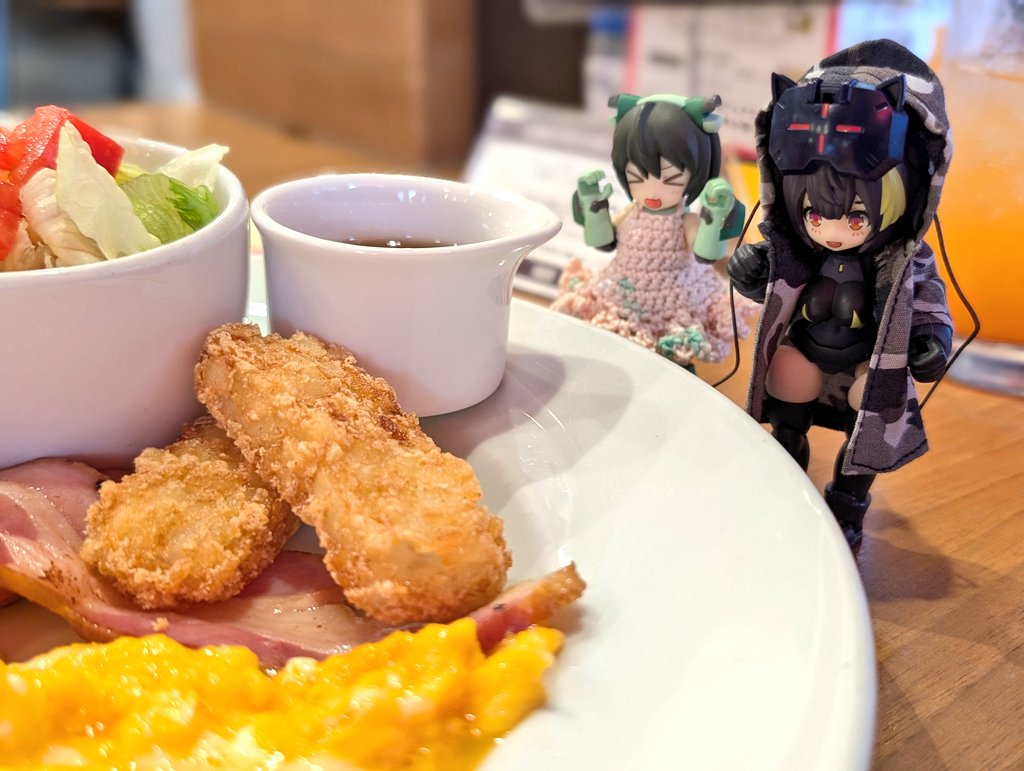 fakatayan's tweet image. モーニングに行ってきたよ
#デスクトップアーミー
#DTA