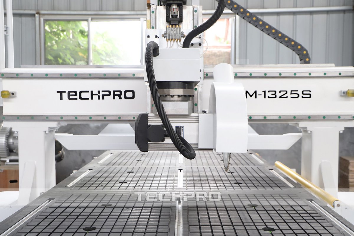 RemiTechpro6's tweet photo. saw blade CNC router machine😀 https://t.co/abOi9MzifP