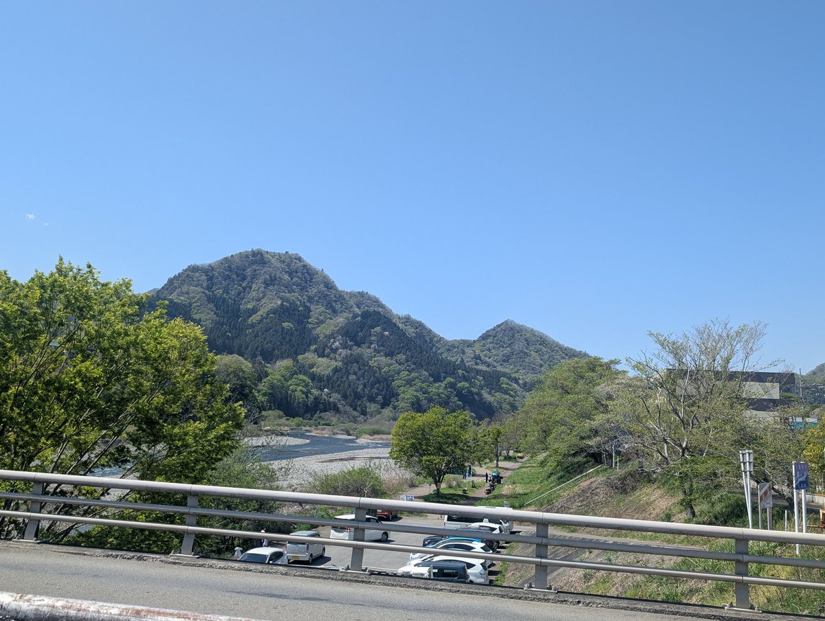 ajpaw's tweet photo. 本日れいわボランティア山梨の定例活動日🐾
快晴の中、上野原におじゃましてます。
なにげに上野原初訪問です🐾
#れいわ新選組
#れいわボランティア山梨 https://t.co/kzIaXn8dxO