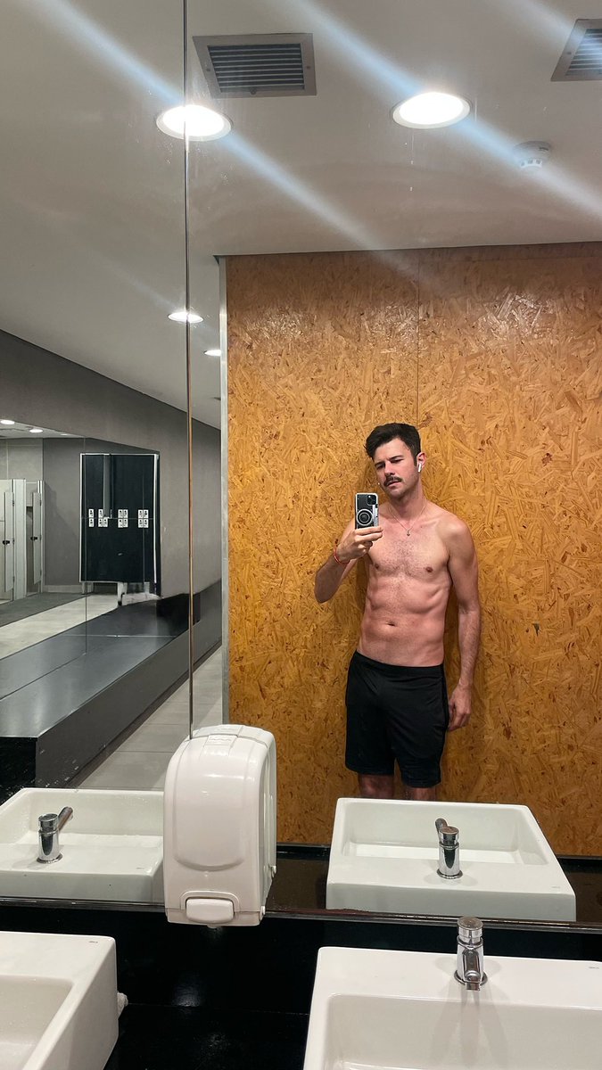 Grande Chapeleta tweet media