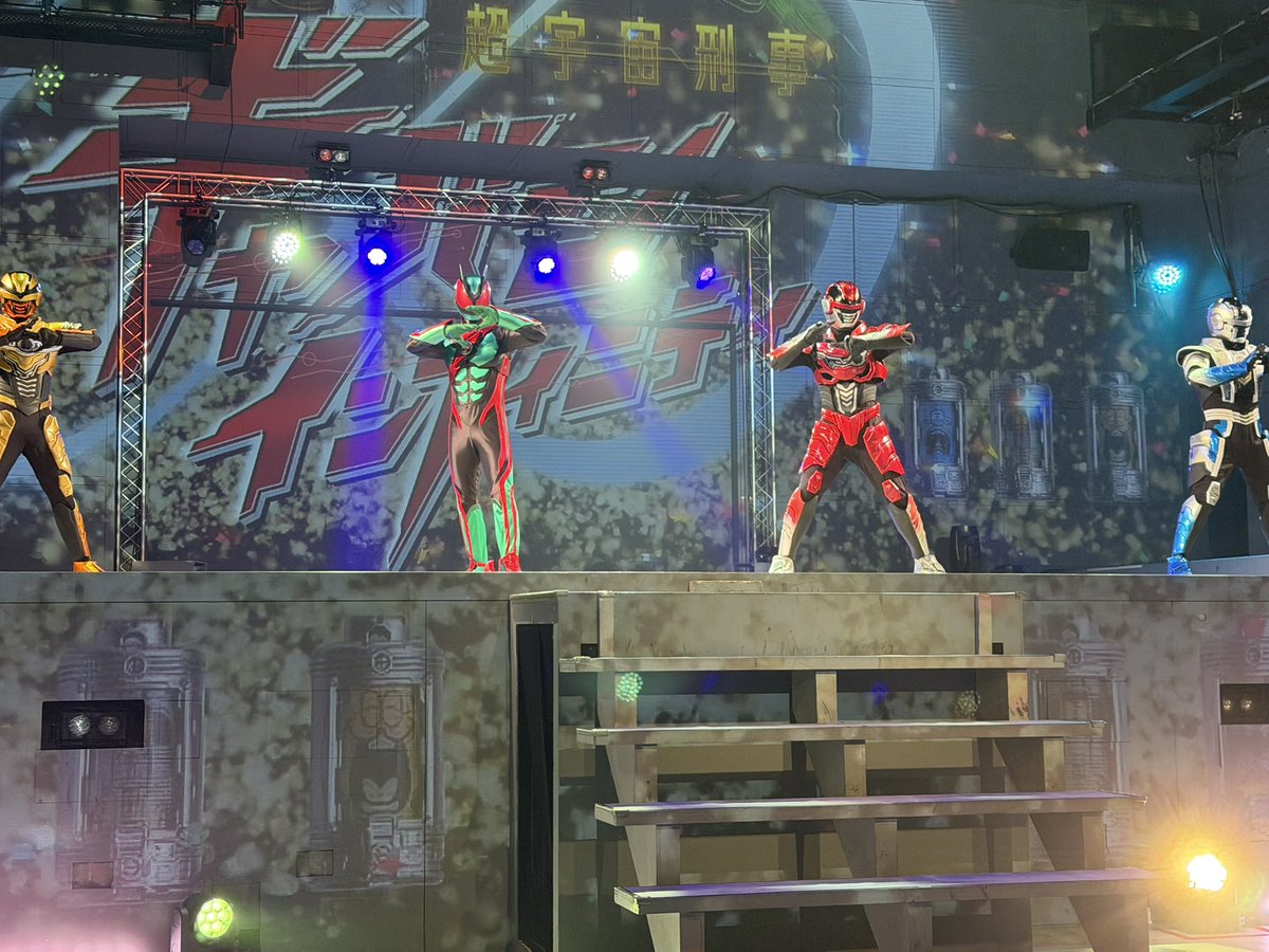 アクリル tweet media