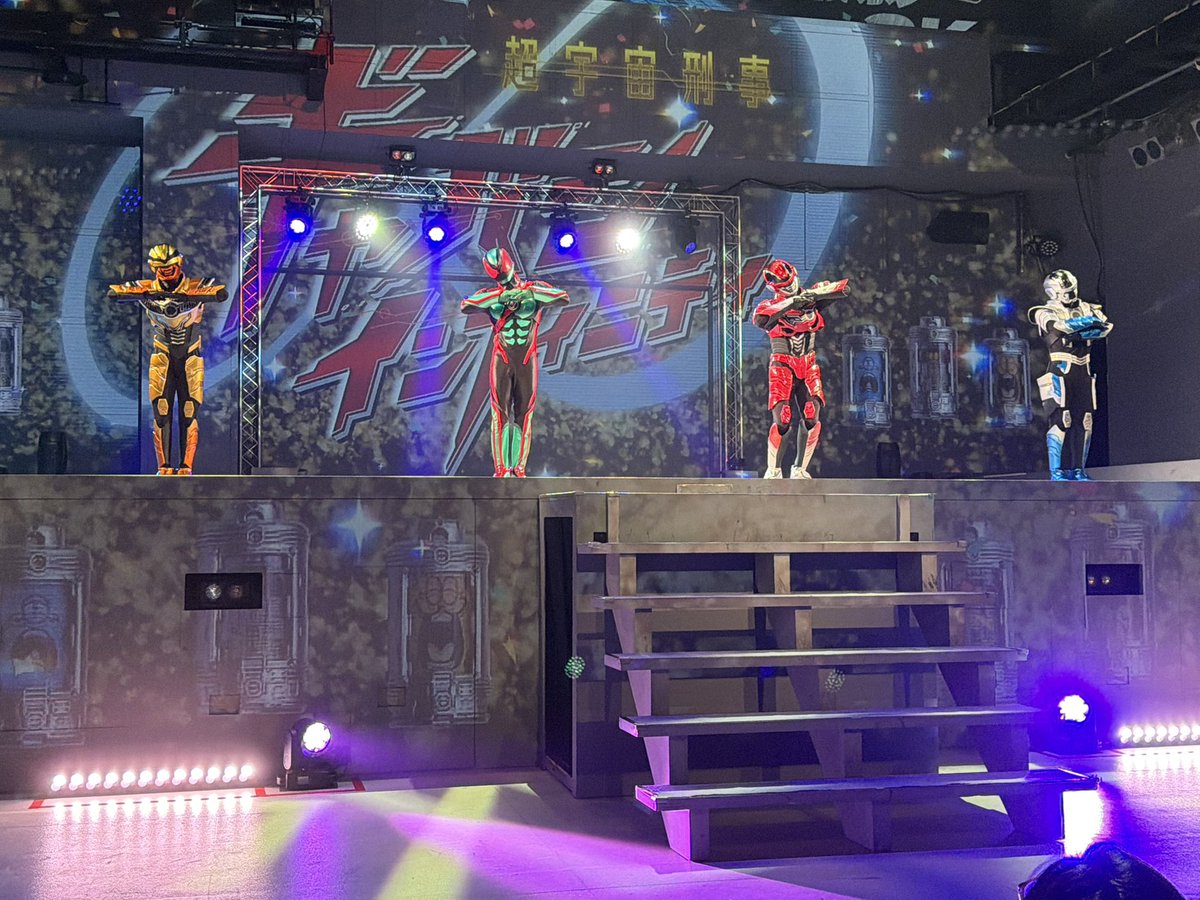 アクリル tweet media