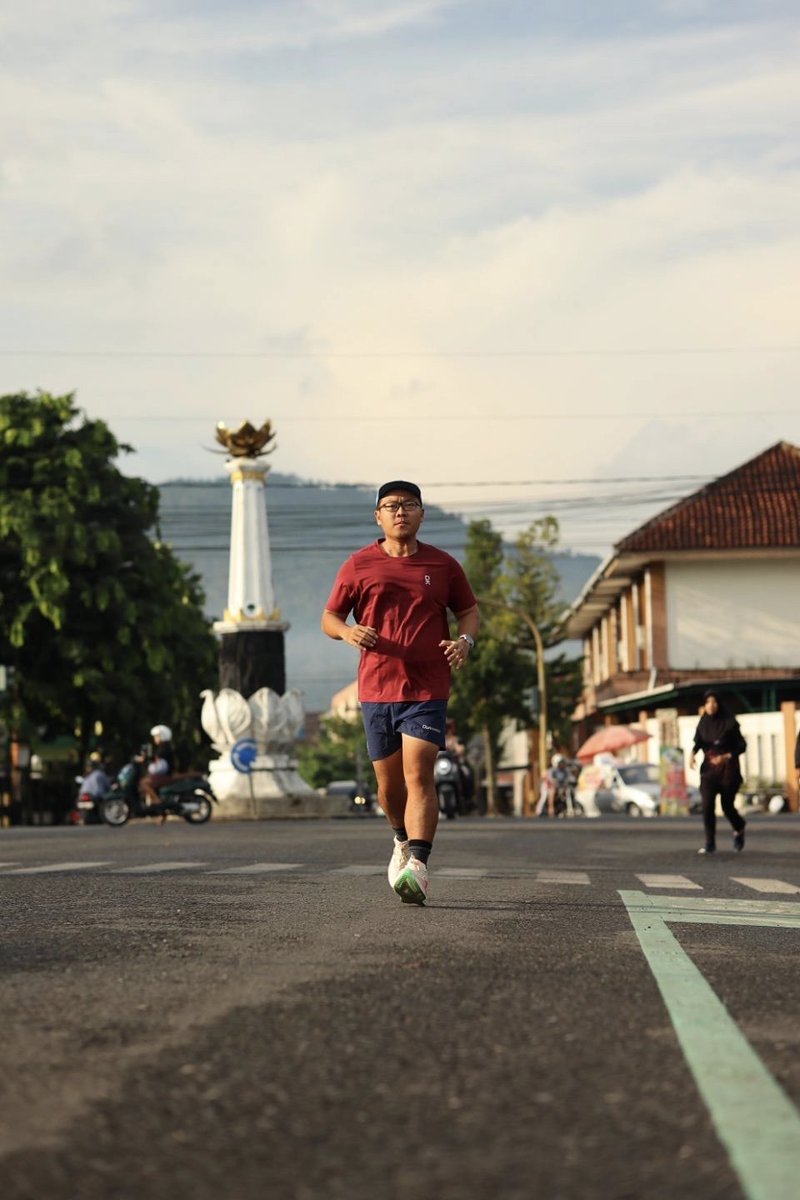 Emanuel Budi 🌚 tweet media