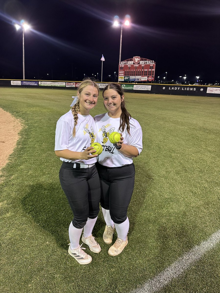 DHSLJSoftball's tweet photo. Hello PLAYOFFS!  2nd year straight for your Lady Jackets!  15-5 win on the road at Greenville clinches it. Bomb Squad deposits from Hailey Shrum and Addison Ciaccio. GOATS: Offensive-Hailey Shrum Defensive-Hannah Smith Energy-Mozali Quiroz #DefineYourself https://t.co/XISNVNsm7r