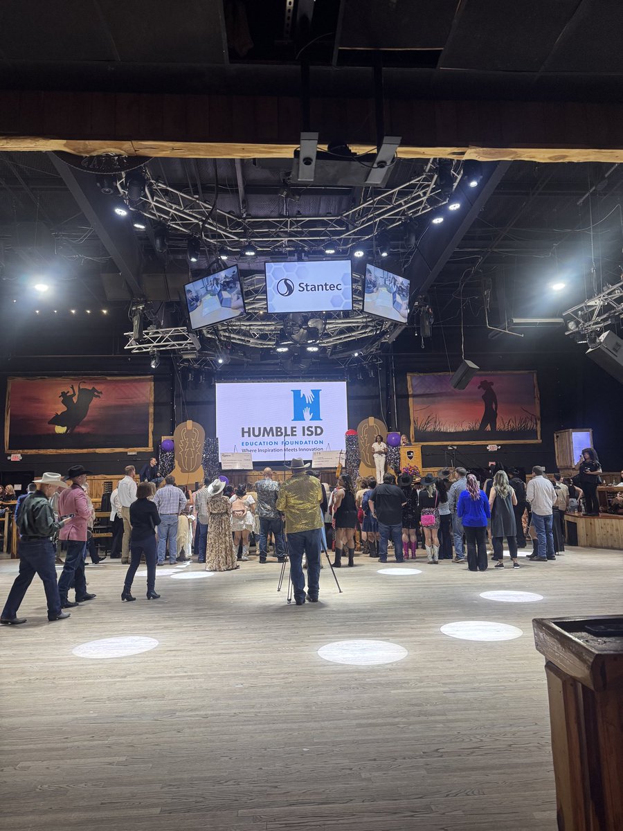 parulsavy's tweet image. Great evening at @HumbleISD Boots and Bling Ed Foundation event raising funds for the students! StantecProud to support this fantastic event! #publiced #StantecEdu #StantecHou