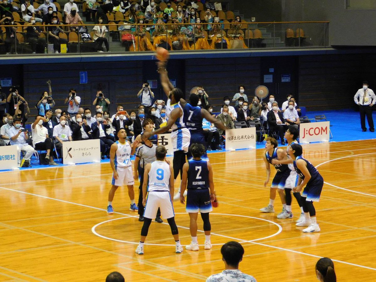 shonan_ubc_bsk's tweet photo. 湘南HOMEで初の公開試合となったのはアースフレンズ東京Zさんだったから、アスフレさんとの試合はあの時のドキドキワクワクを思い出す🏀
楽しい2日間の始まりだー👊😆🎵
#湘南ユナイテッドBC https://t.co/cB1i6kQyum