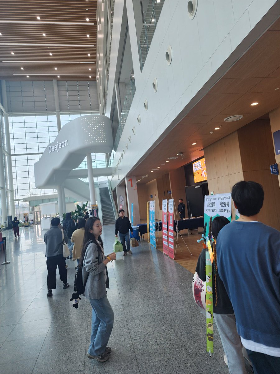 옥시로 tweet media