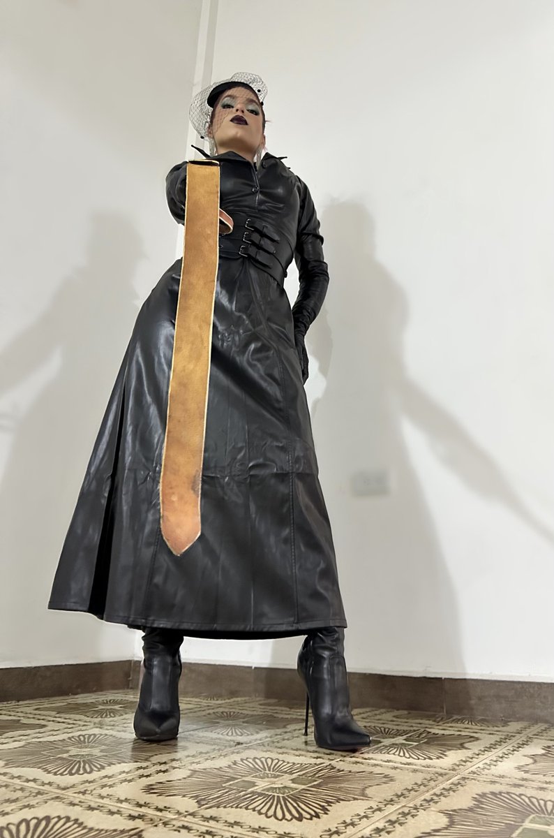 Boots Queen tweet media