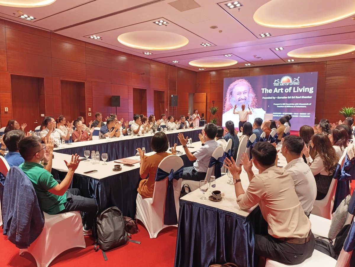 SwarupChattrjee's tweet photo. Calm is a superpower : A relaxed mind means sharper focus and higher efficiency. @ArtofLiving corporate workshops share simple yet profound tools to unlock clarity at work. Recently delivered an inspiring workshop for NetNam, Vietnam’s pioneering internet provider. https://t.co/IKHuKcUycA