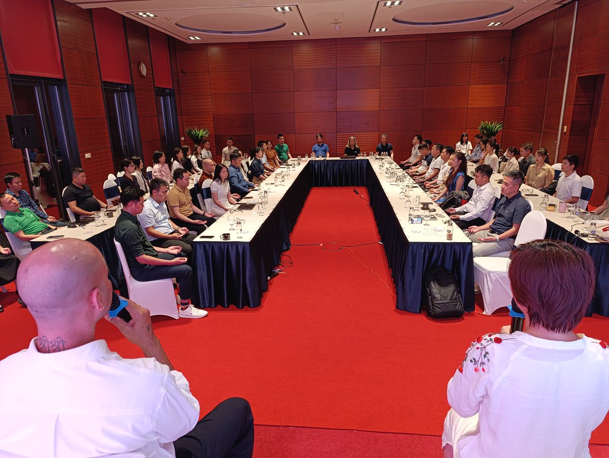 SwarupChattrjee's tweet photo. Calm is a superpower : A relaxed mind means sharper focus and higher efficiency. @ArtofLiving corporate workshops share simple yet profound tools to unlock clarity at work. Recently delivered an inspiring workshop for NetNam, Vietnam’s pioneering internet provider. https://t.co/IKHuKcUycA