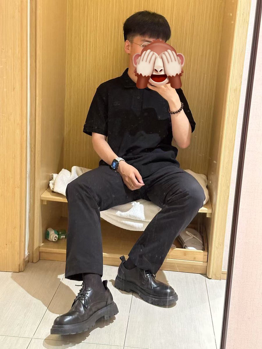 Samtines tweet media