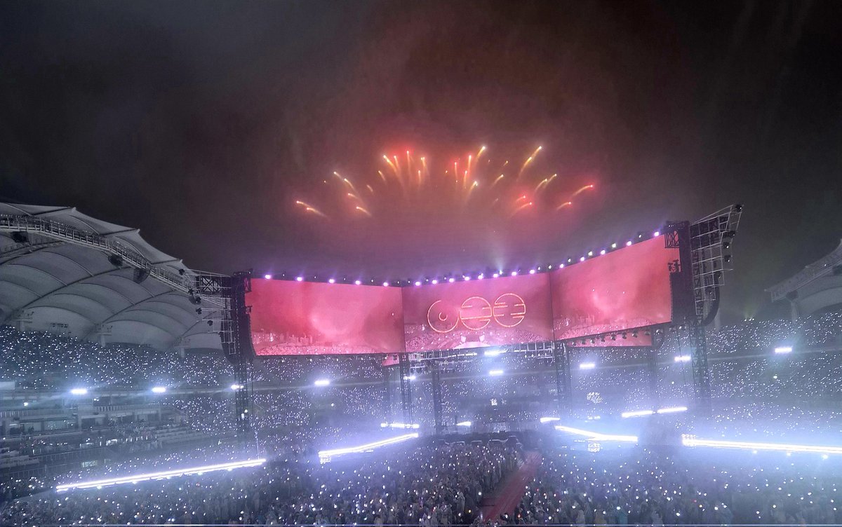 Eeugene_usagi's tweet image. 스밍하면서 #Intothesun 듣는데 왜 울컥하믄서 눈물나냐?
아직도 비내리는  콘서트 장에 있는것 같으다. 혼을 거기 다 두고 왔나부다. 오늘 가시는 님들 떼창 시원하게 하시고 신나게 즐기고 오셔라!