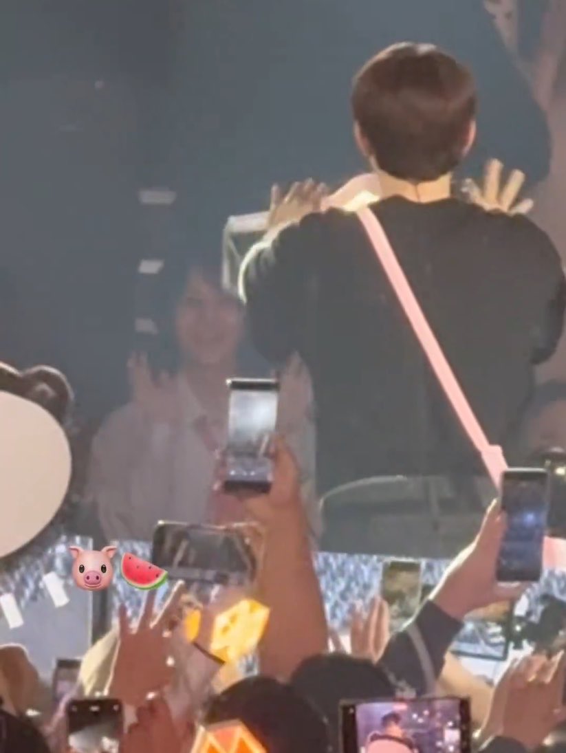 renjun and chanyeol             renjun and kyungsoo