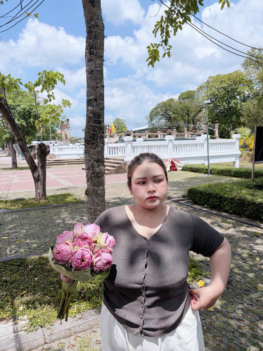 👩🏽‍🦱 tweet media